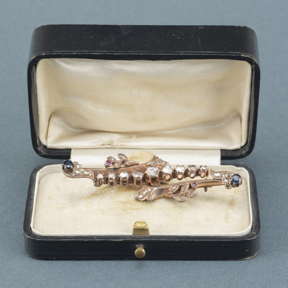Брошка - 11К злато, диаманти, сапфири, рубини, 8,6 гр.