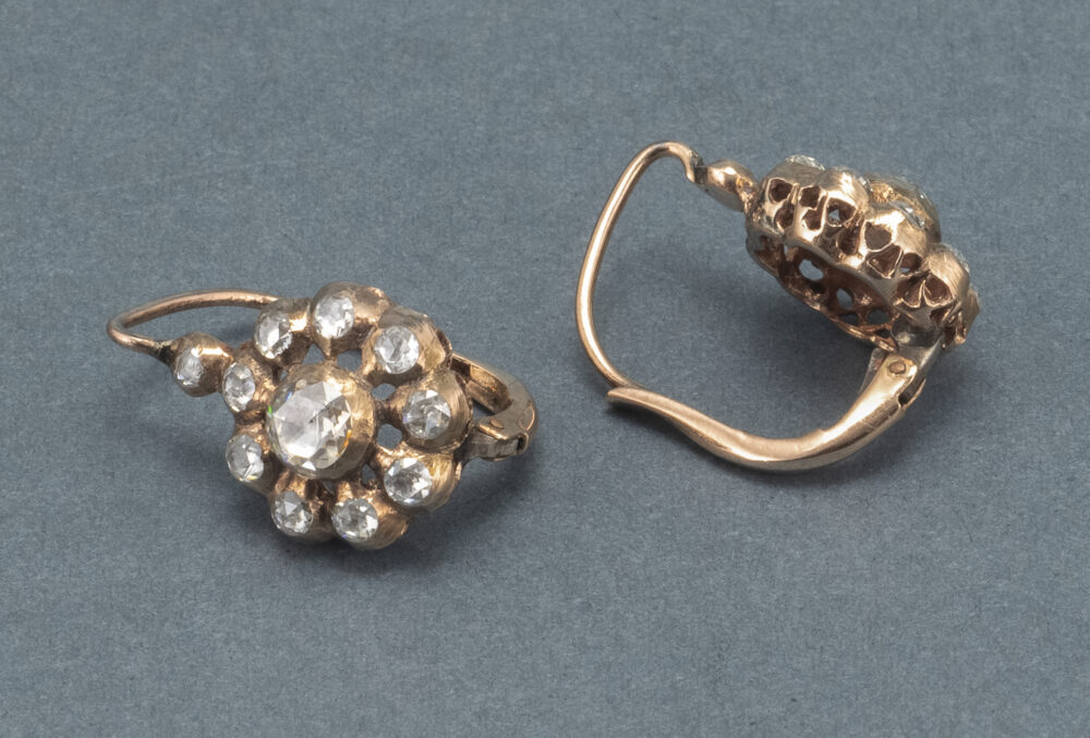 Пръстен и обеци